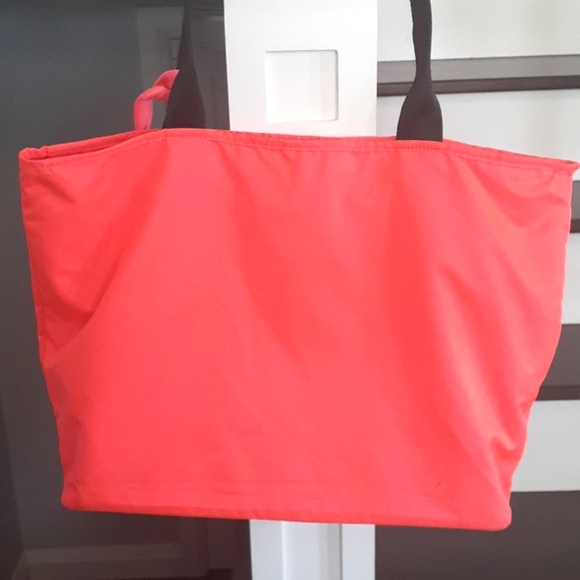 Under Armour Women's Big Wordmark Tote 2.0 🍎 - Picture 3 of 10